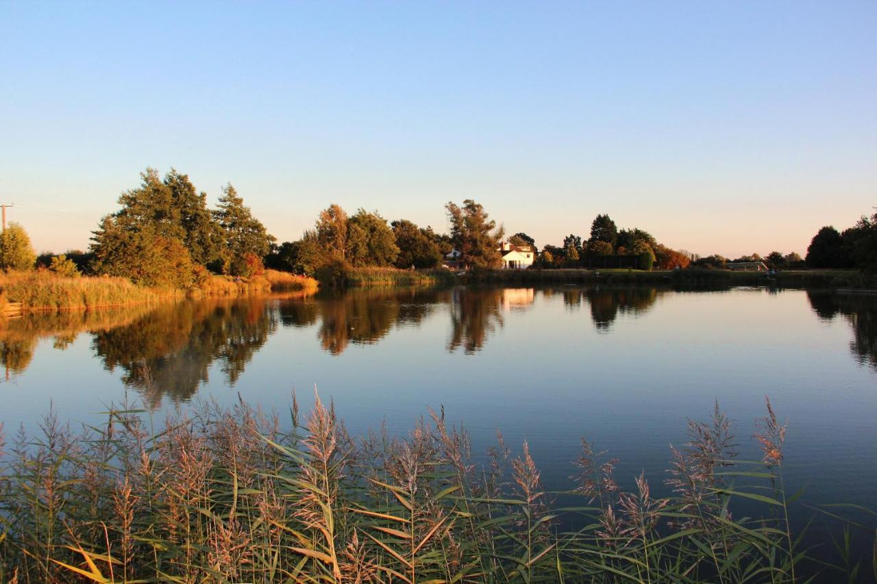 Fields End Lodges Doddington  Dış mekan fotoğraf